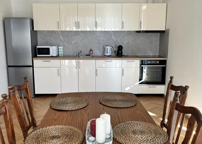 Familyvilla, New 4 Luxury Big Apartments, Parking