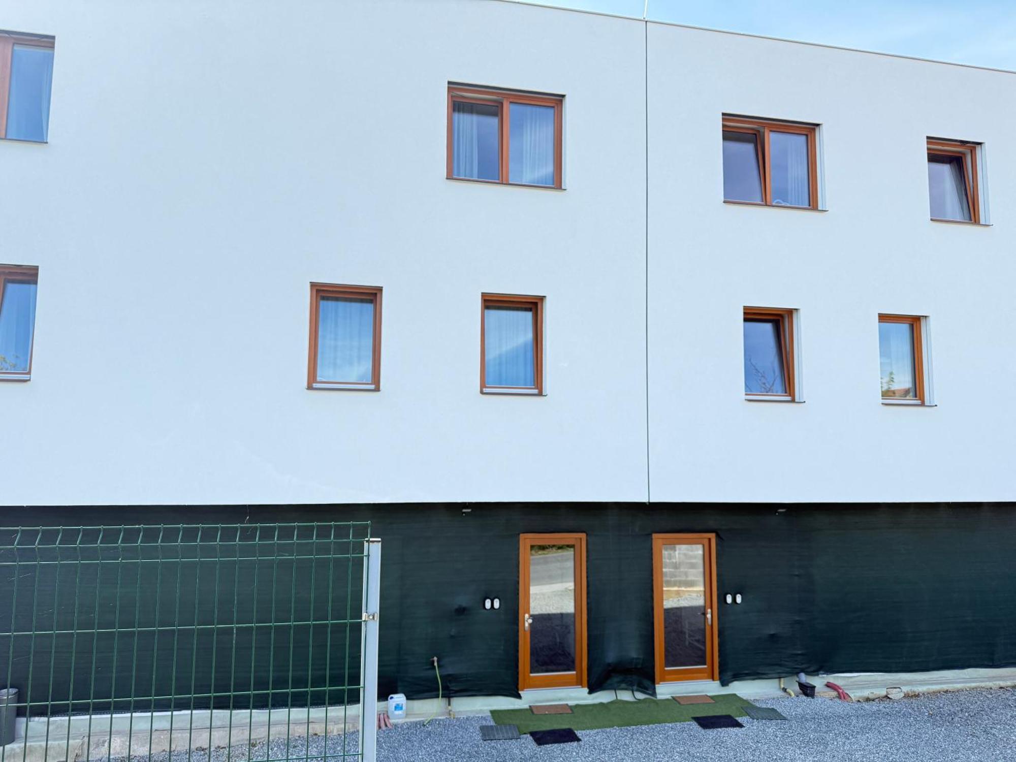 Familyvilla, New 4 Luxury Big Apartments, Parking Prag