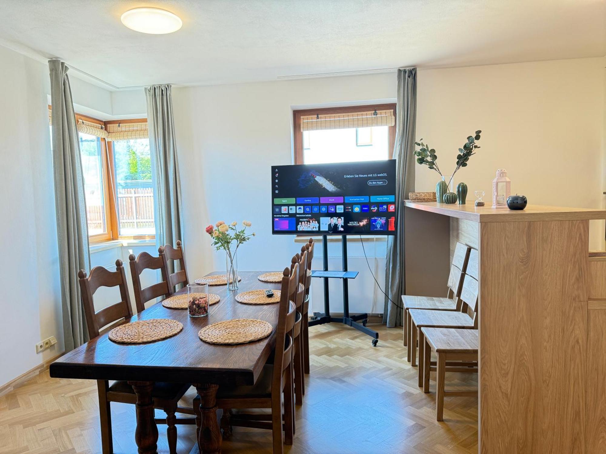 Familyvilla, New 4 Luxury Big Apartments, Parking Prag