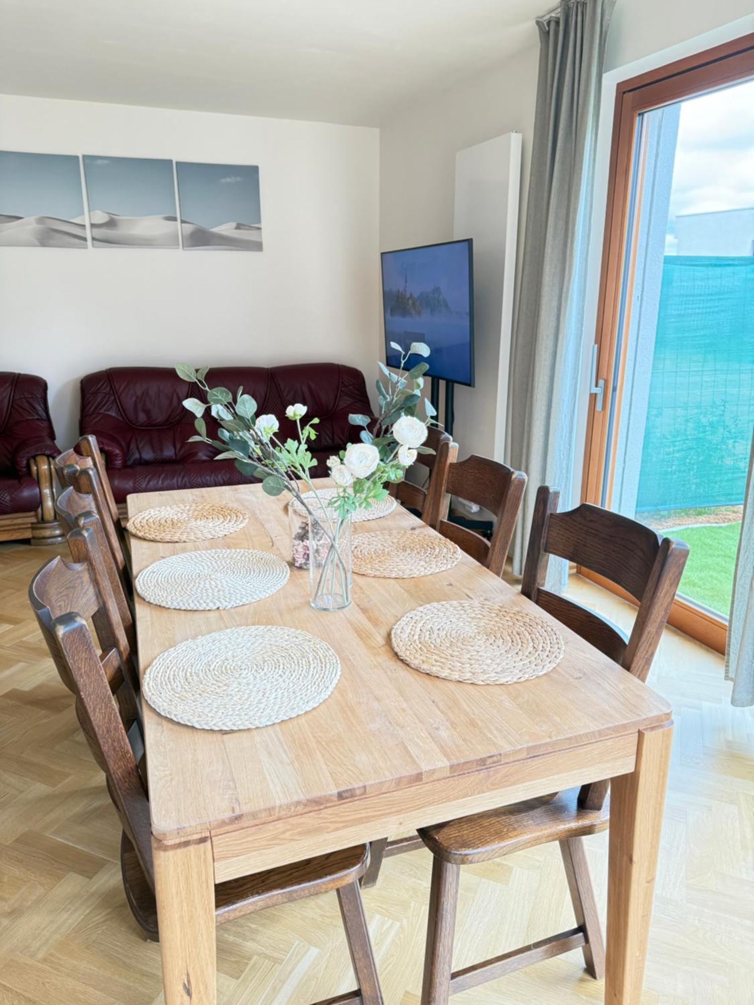 Familyvilla, New 4 Luxury Big Apartments, Parking * Prag