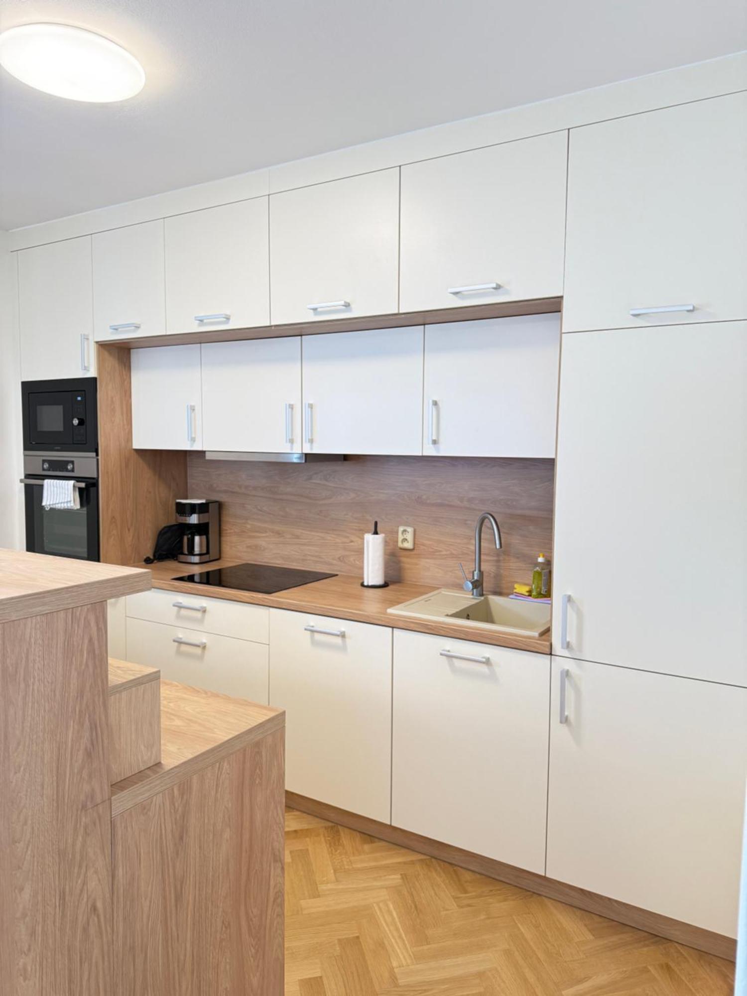 Familyvilla, New 4 Luxury Big Apartments, Parking Apartment Prag