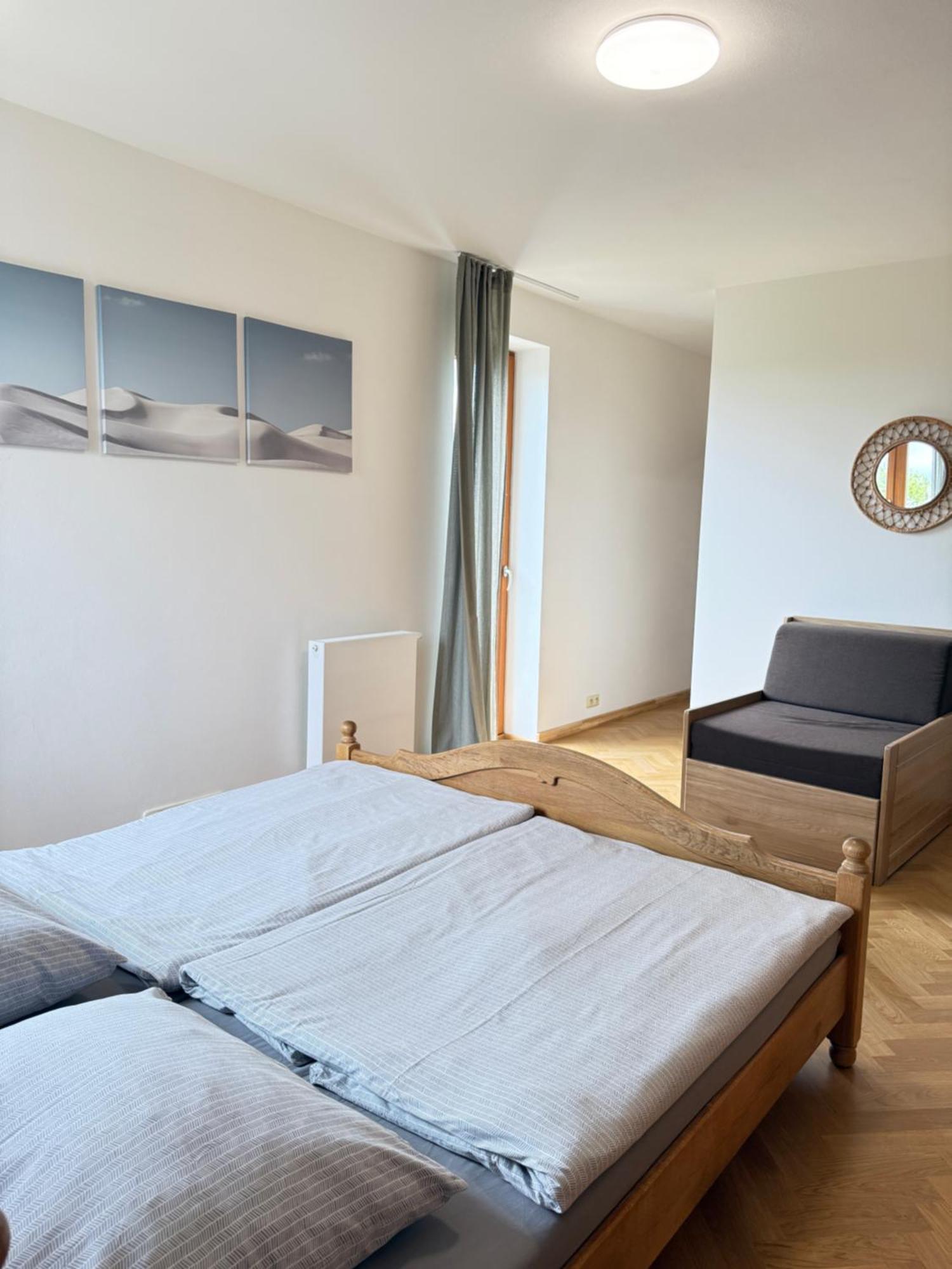 Familyvilla, New 4 Luxury Big Apartments, Parking * Prague