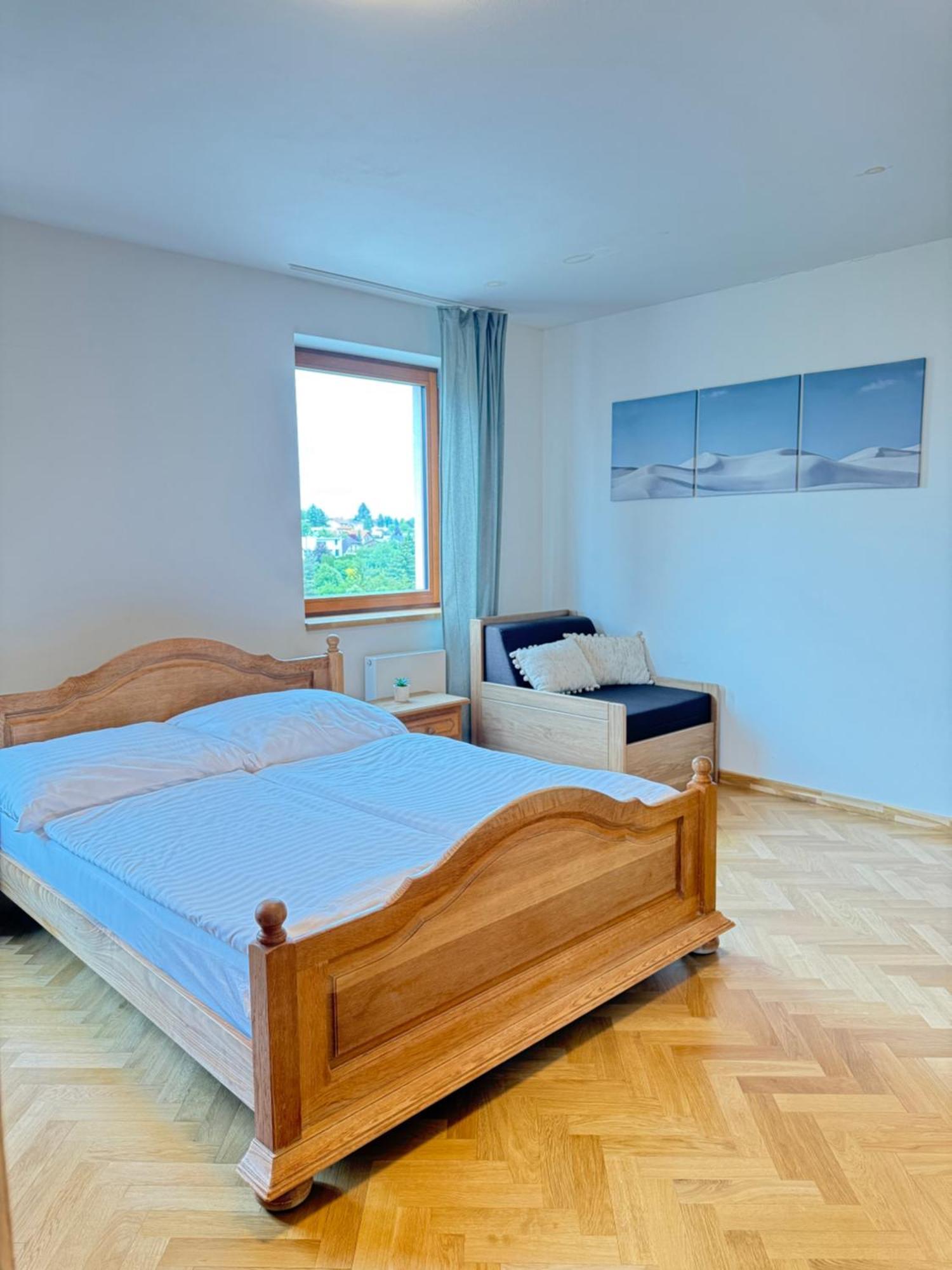 Familyvilla, New 4 Luxury Big Apartments, Parking Apartmán *